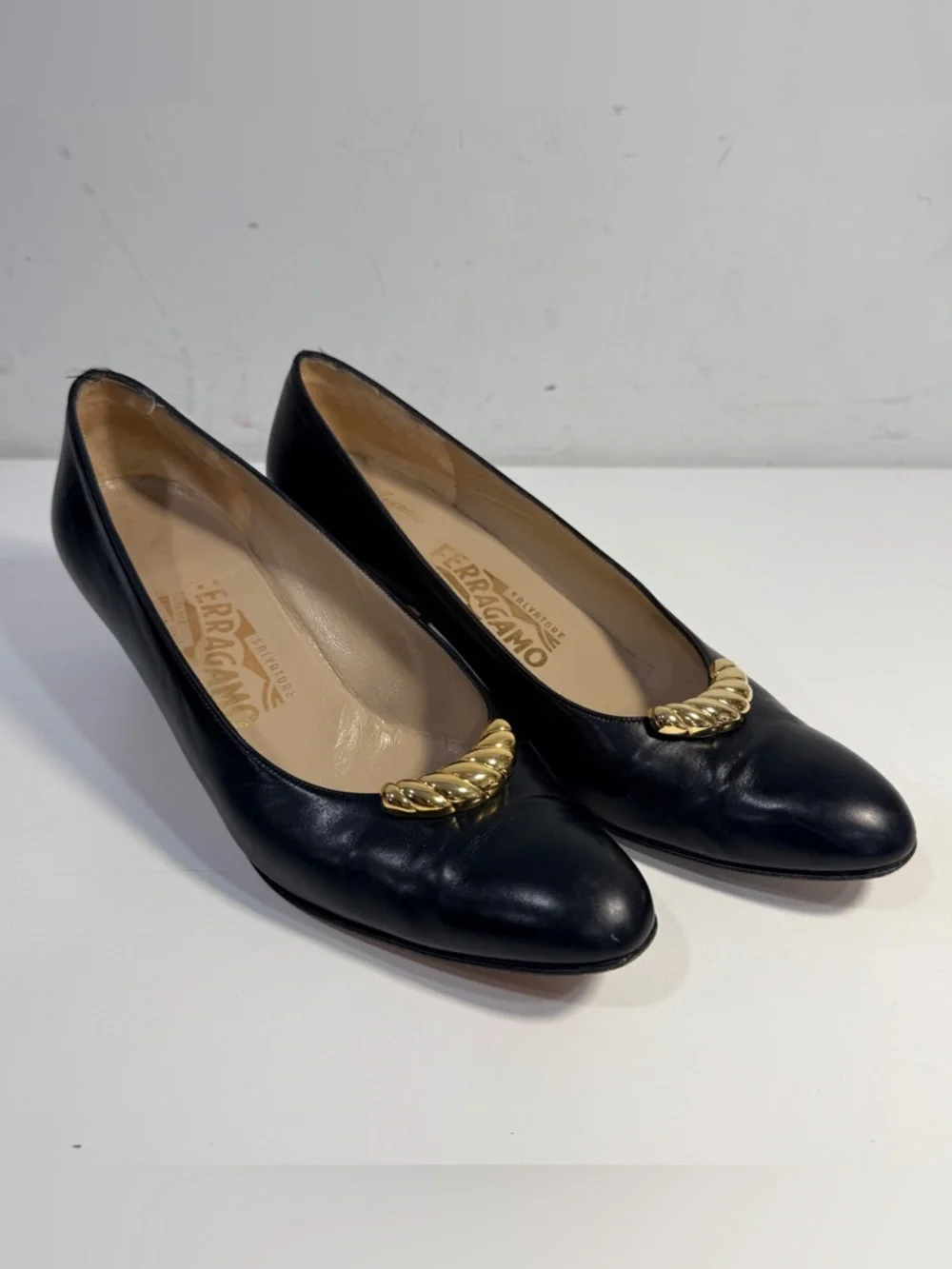 Salvatore Ferragamo Black Leather Flats with Gold Twist Accente